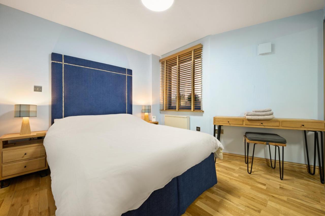 Lovely 2 Double Bedroom Flat With Patio Manchester Exterior foto